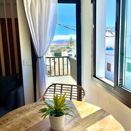 Weybeach4 -sea Frontline,plaza View,little Terrace Apartment