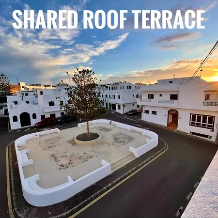 Weybeach4 -sea Frontline,plaza View,little Terrace Apartment La Santa